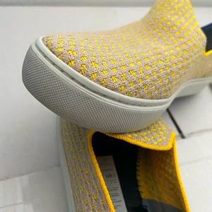 GUC Rothy’s Sunshine Honeycomb sneakers, Size 8.5